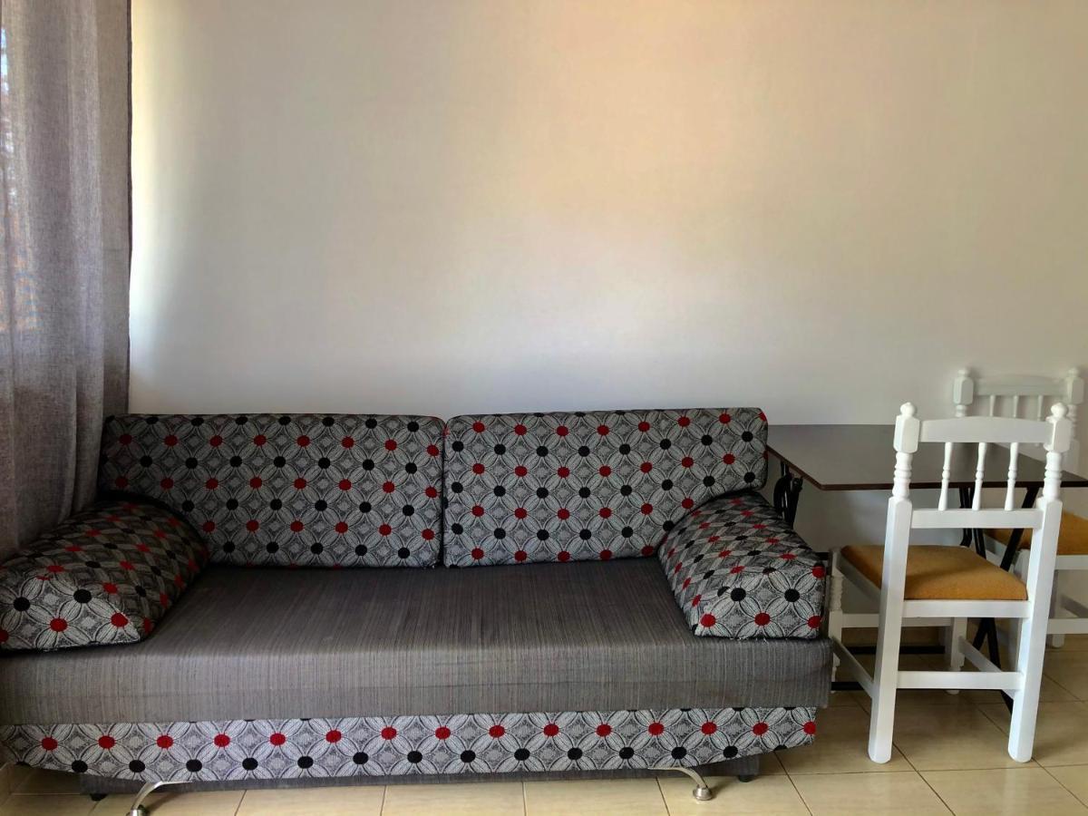 Tomi Apartments Sarandë Esterno foto