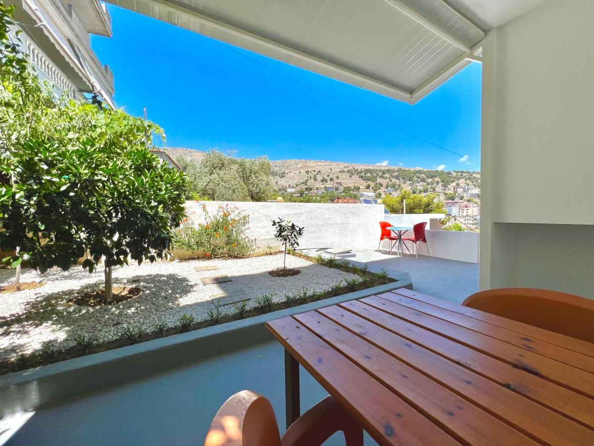 Tomi Apartments Sarandë Esterno foto
