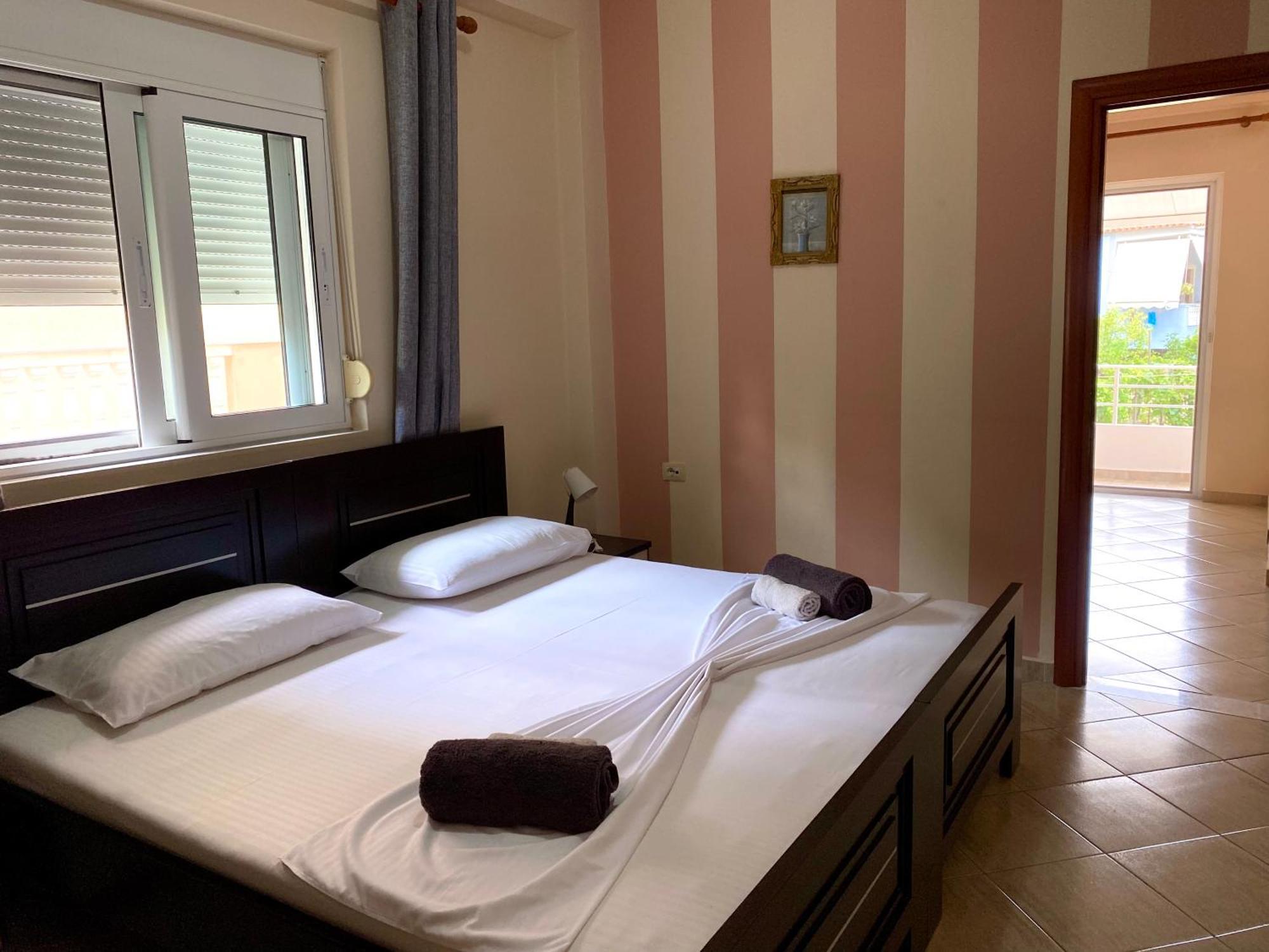 Tomi Apartments Sarandë Esterno foto