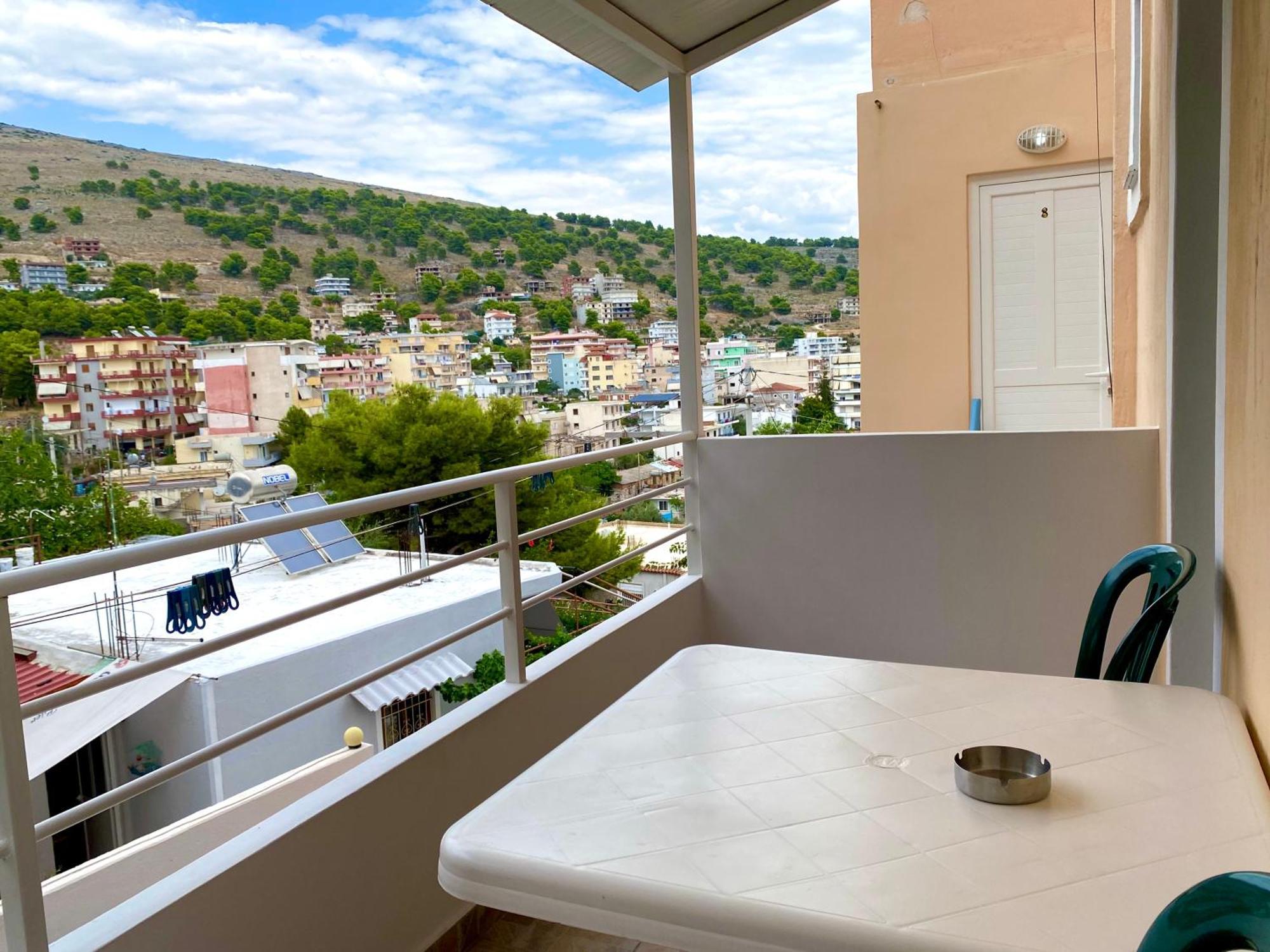 Tomi Apartments Sarandë Esterno foto