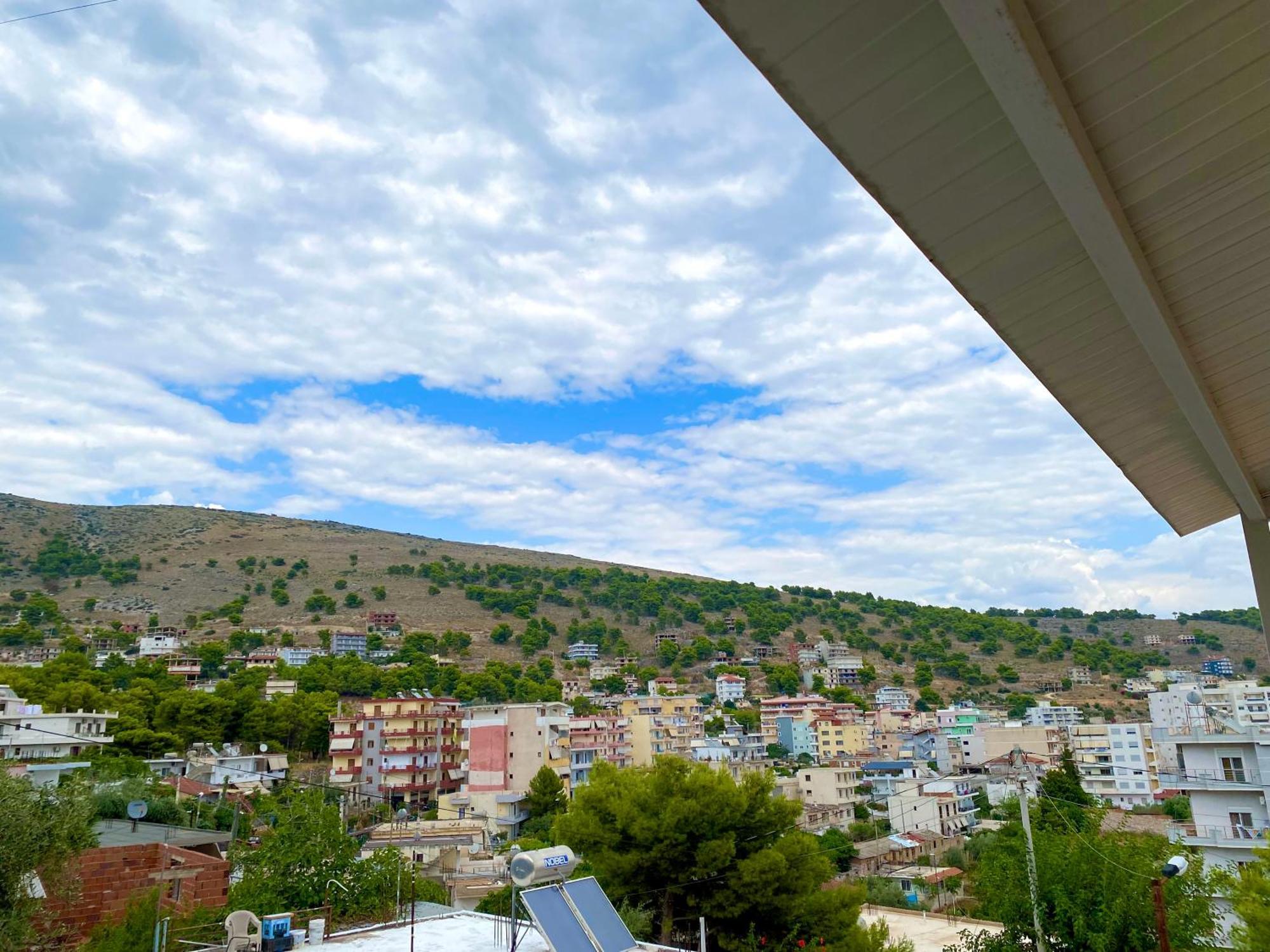 Tomi Apartments Sarandë Esterno foto