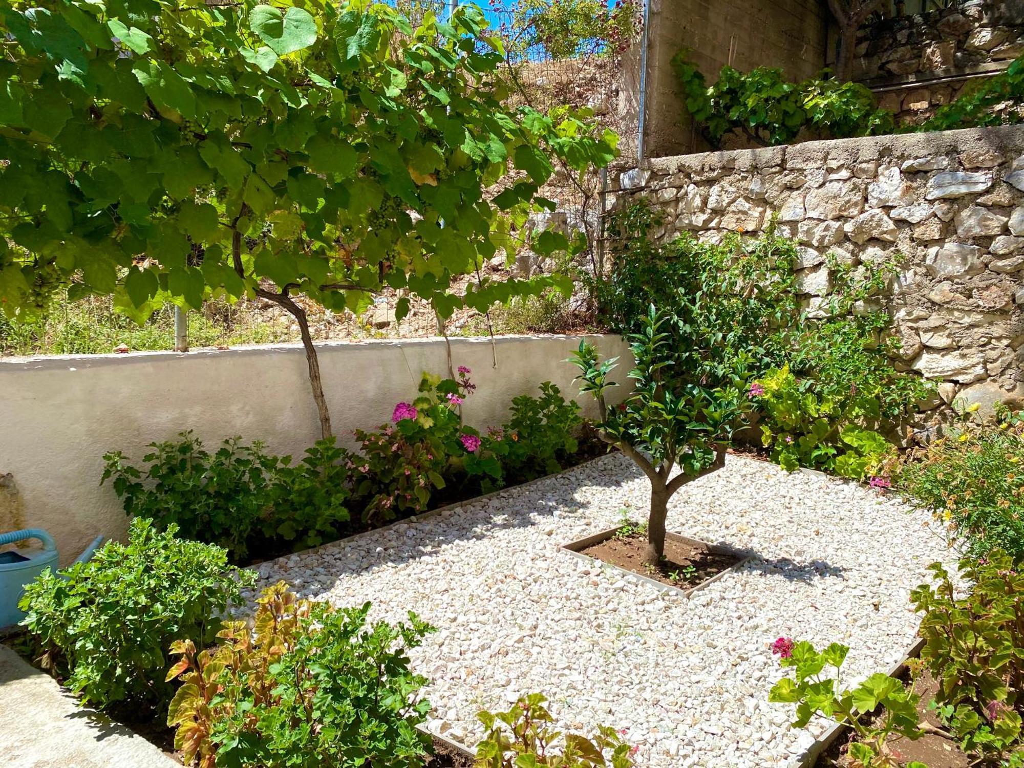 Tomi Apartments Sarandë Esterno foto