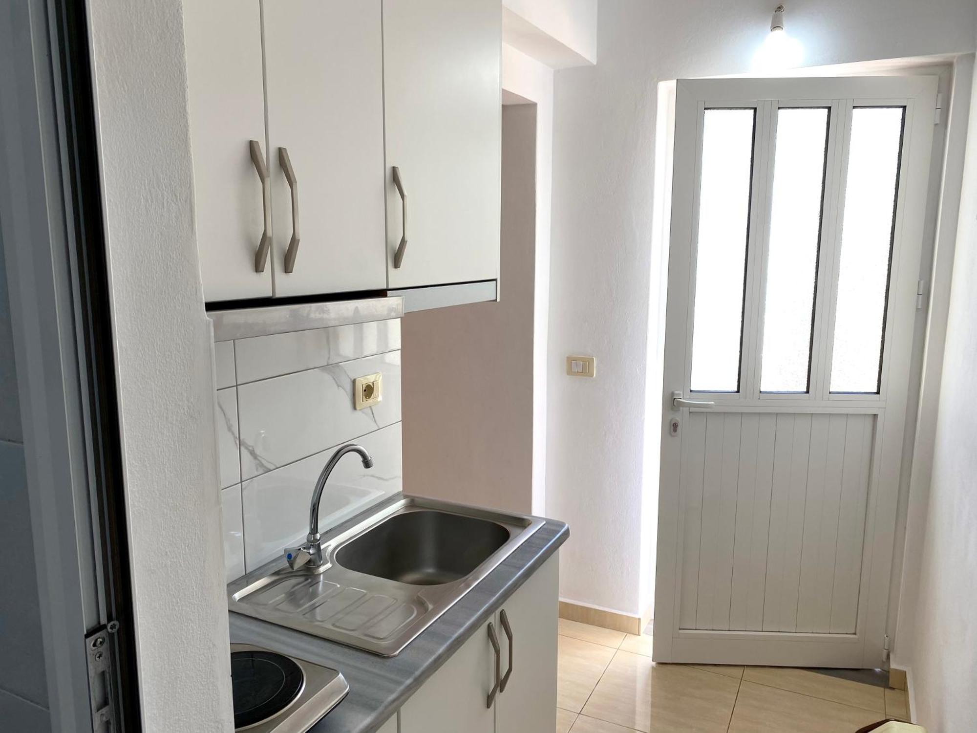 Tomi Apartments Sarandë Esterno foto