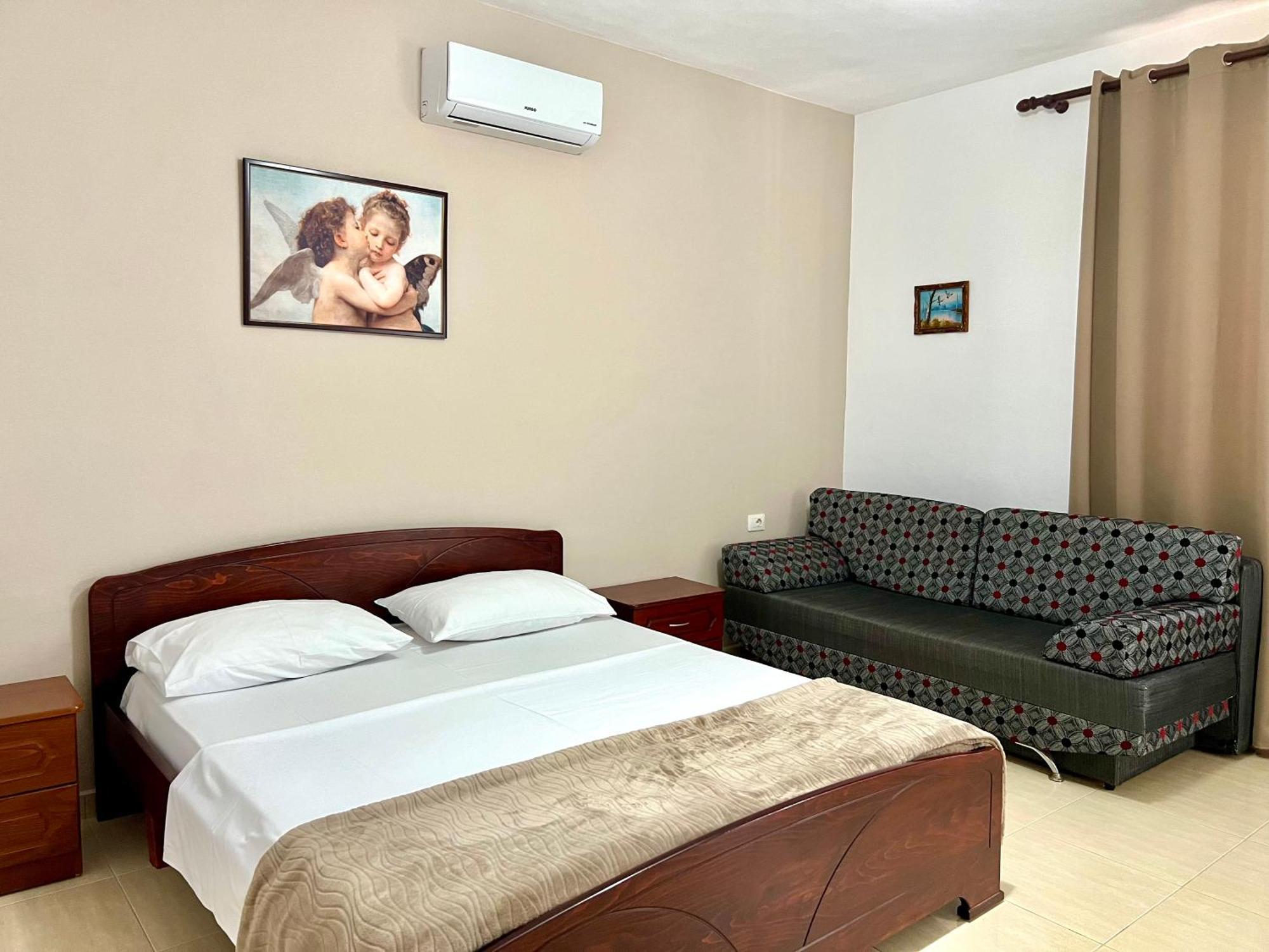 Tomi Apartments Sarandë Esterno foto