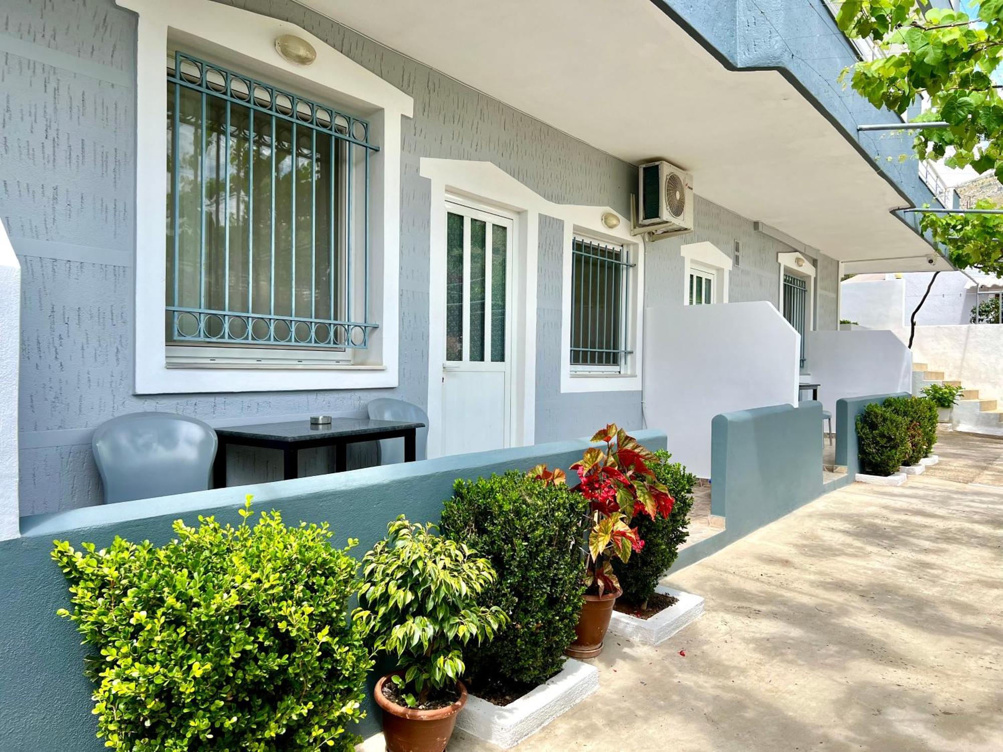 Tomi Apartments Sarandë Esterno foto