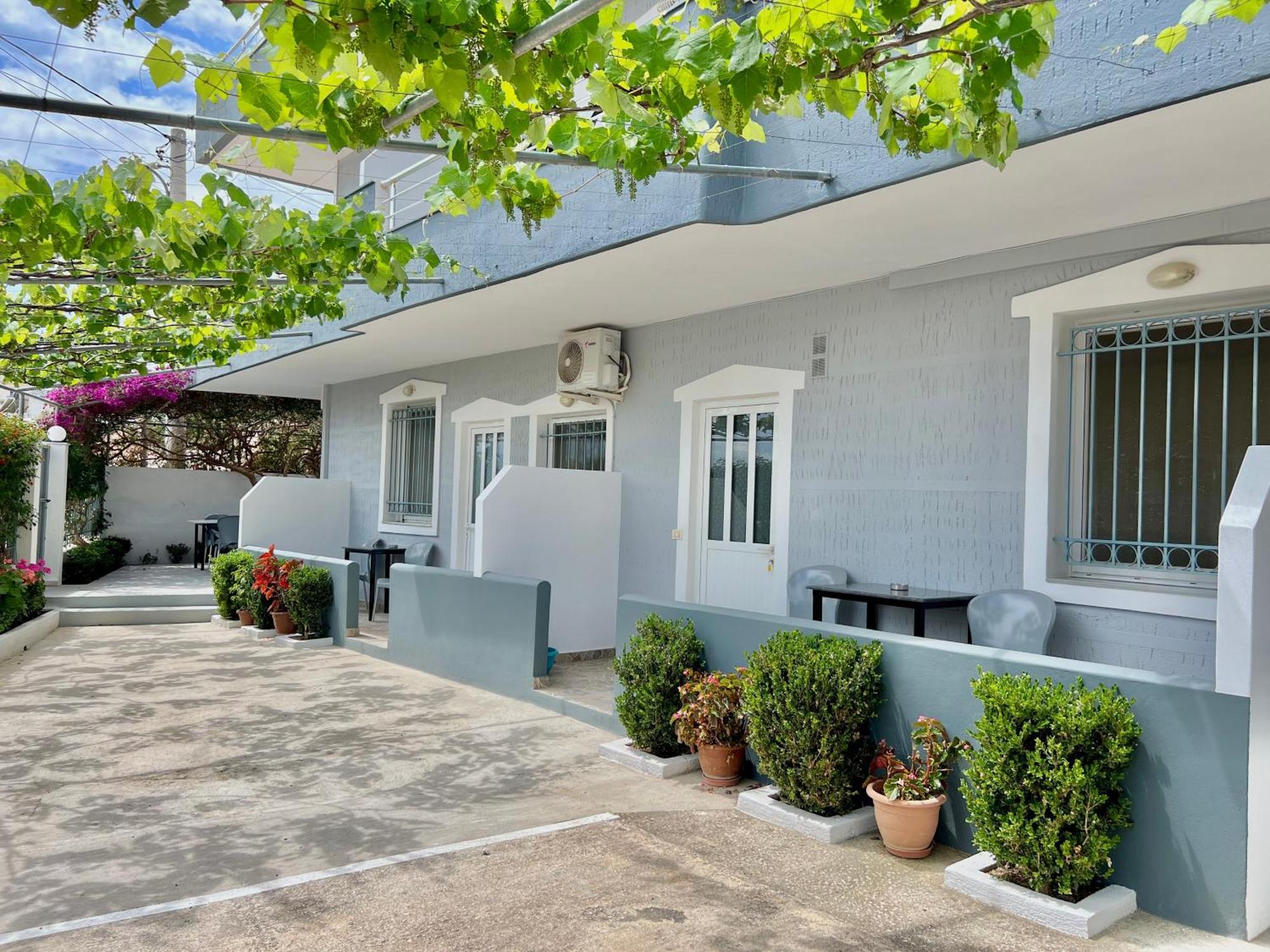 Tomi Apartments Sarandë Esterno foto