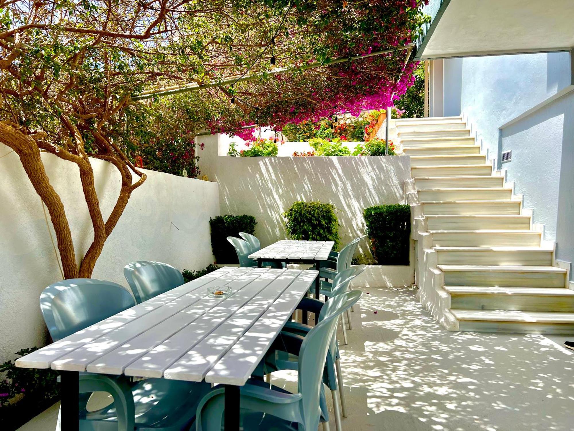 Tomi Apartments Sarandë Esterno foto