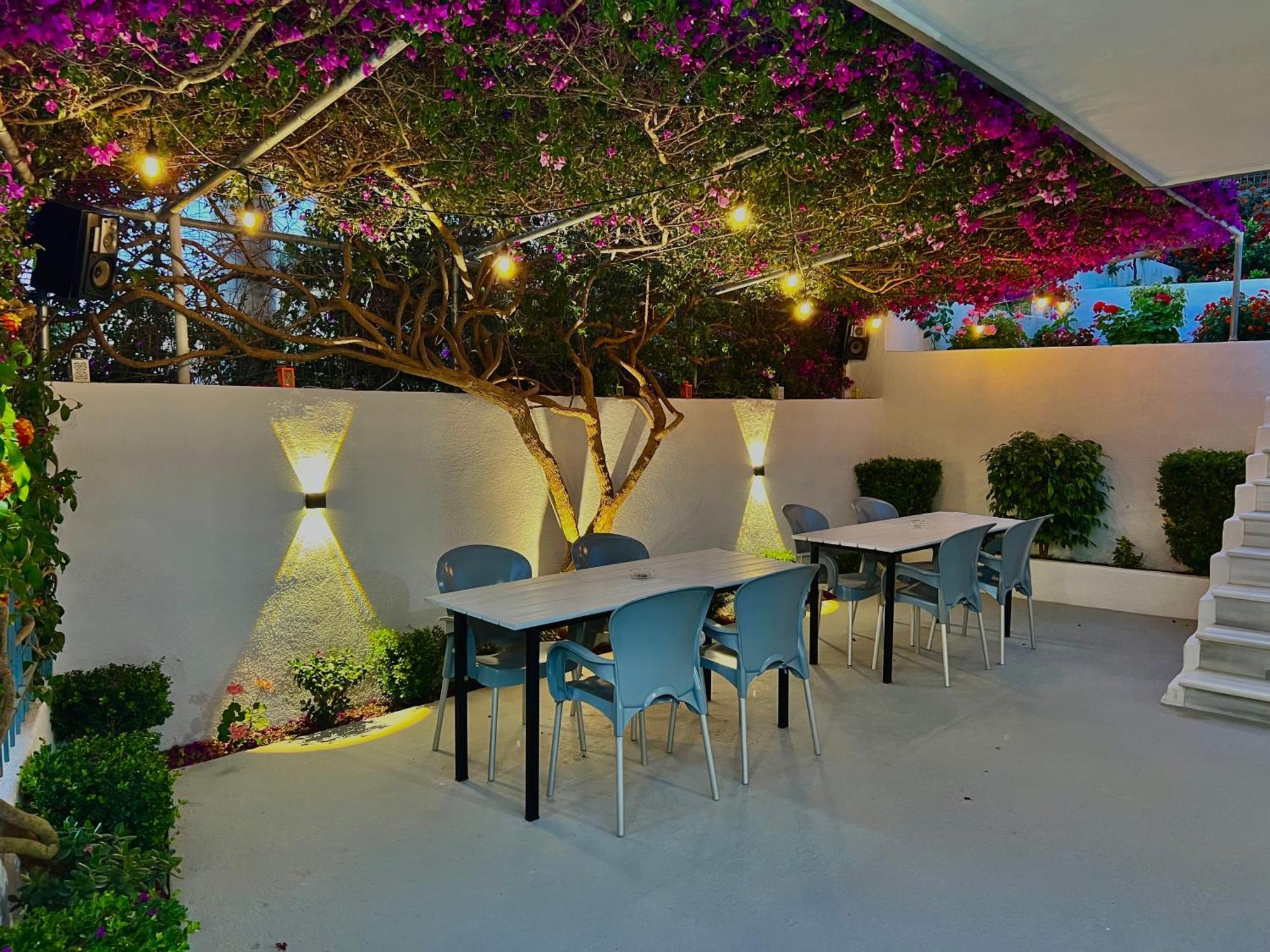 Tomi Apartments Sarandë Esterno foto
